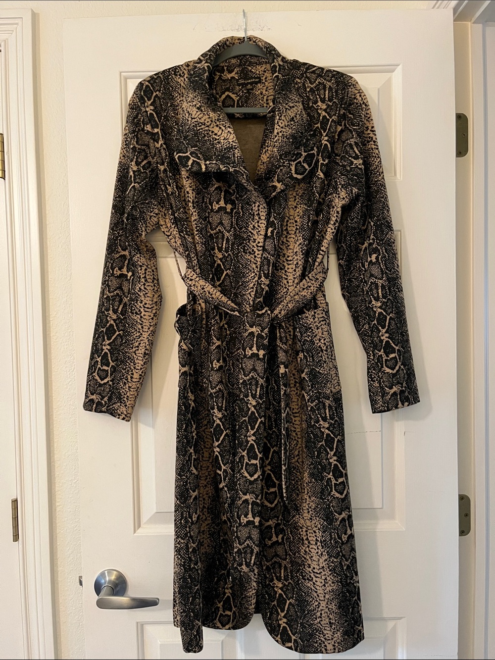 Shinestar Snake Print Long knit wrap trench coat